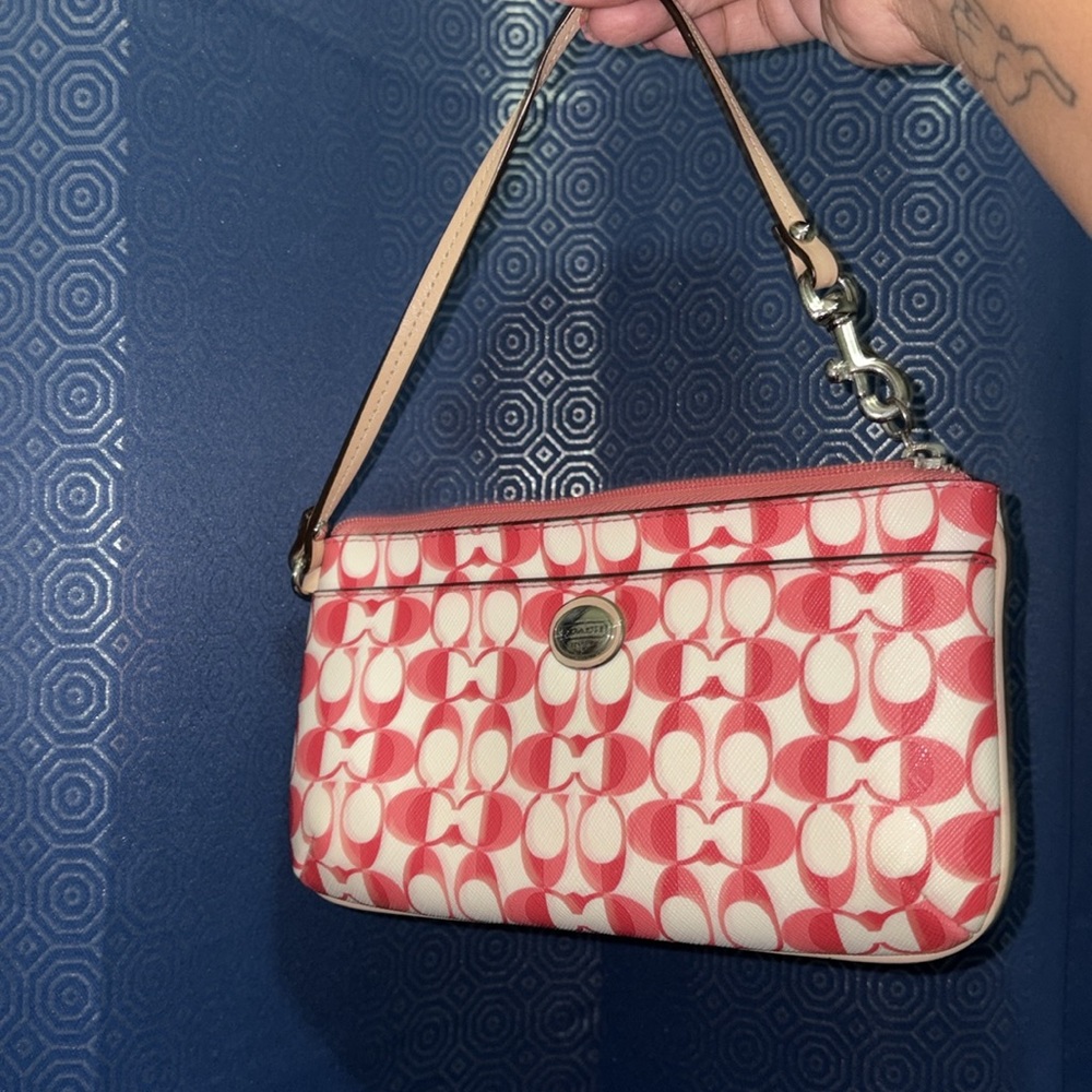 Coach Peyton pink and White Patterned Wristlet GUC